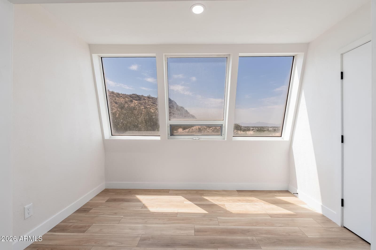 1601 W Sunnyside Drive 121, Phoenix, AZ 85029 — photo 15 of 36