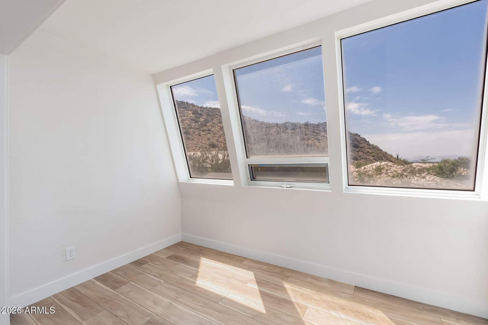 1601 W Sunnyside Drive 121, Phoenix, AZ 85029 — photo 16 of 36