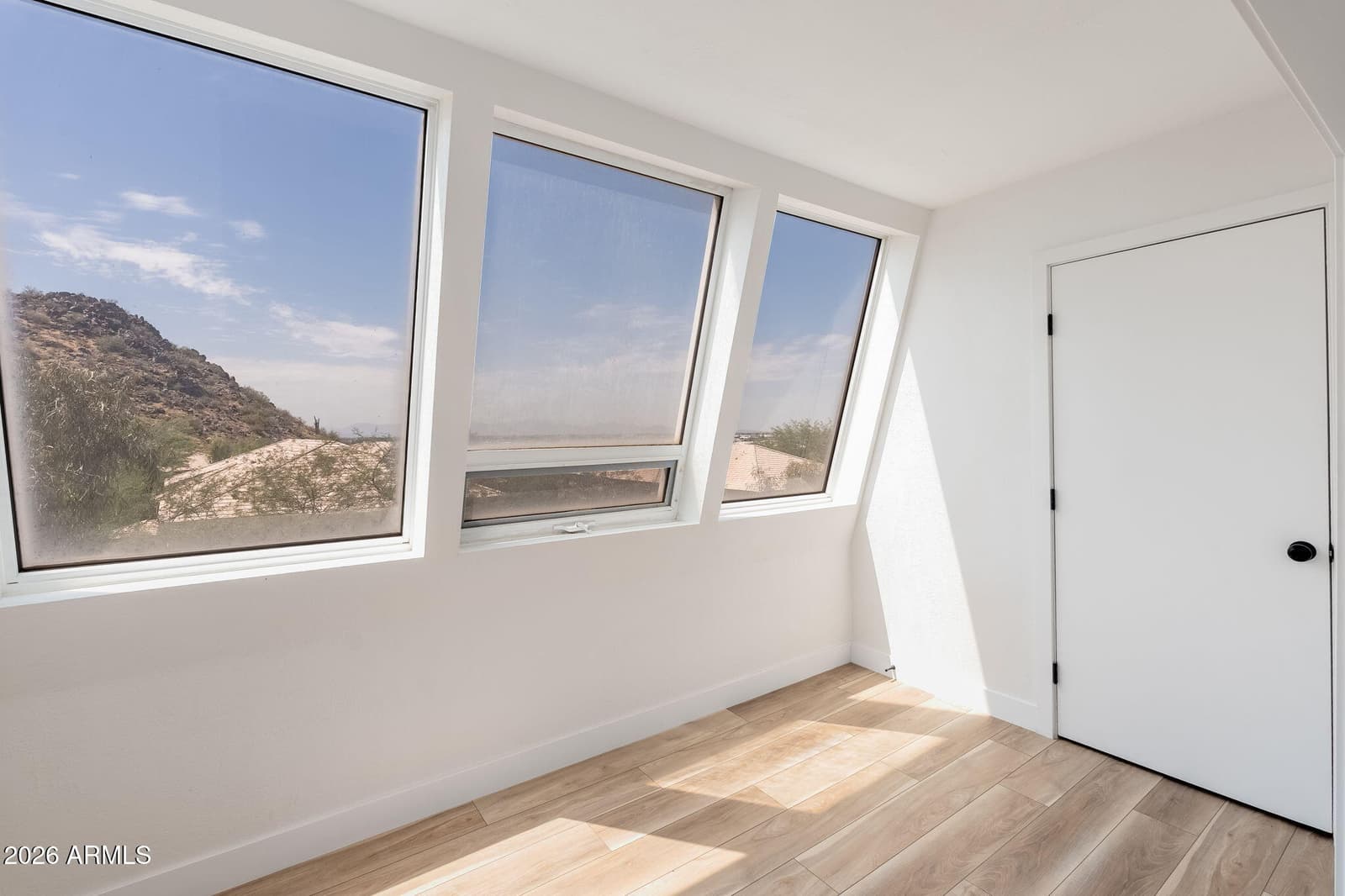 1601 W Sunnyside Drive 121, Phoenix, AZ 85029 — photo 17 of 36