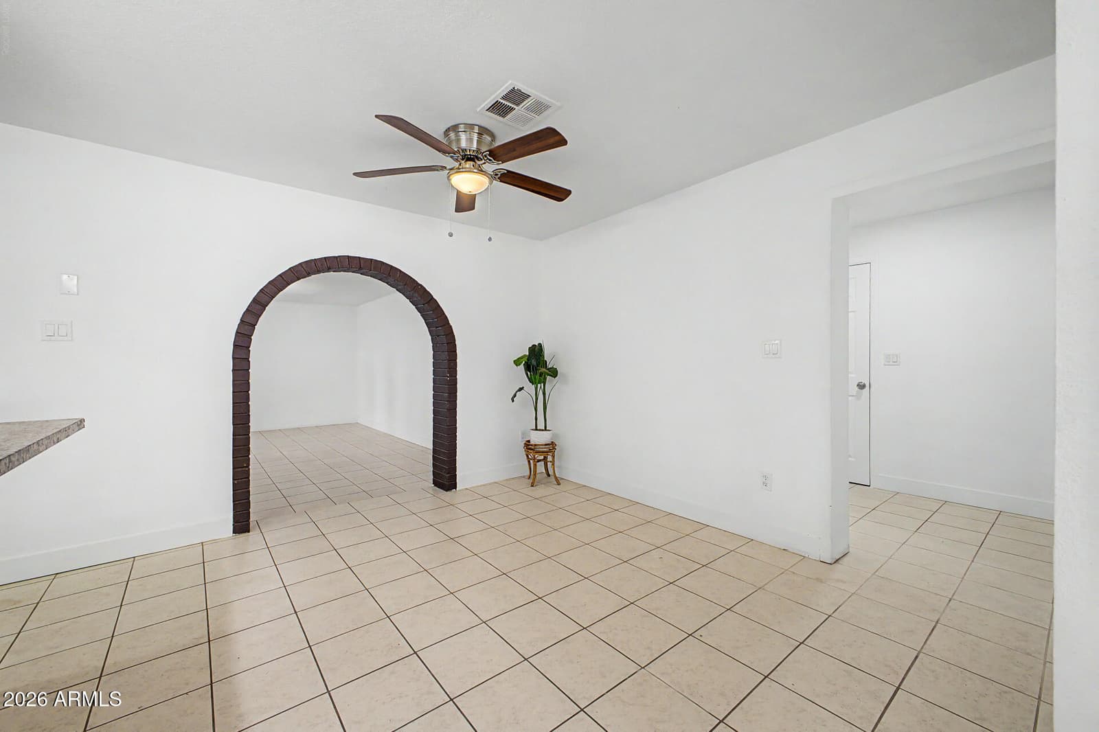 4875 W PALM Lane, Phoenix, AZ 85035 — photo 10 of 32