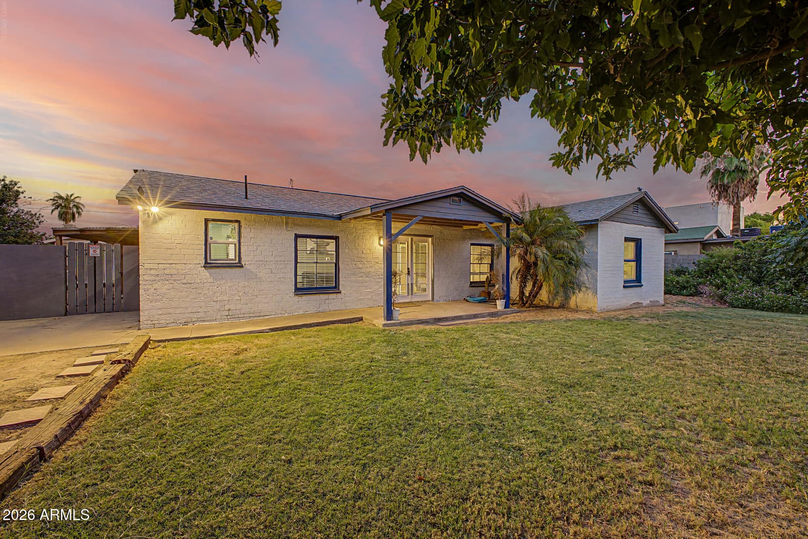 2429 W MORTEN Avenue, Phoenix, AZ 85021 — photo 1 of 21