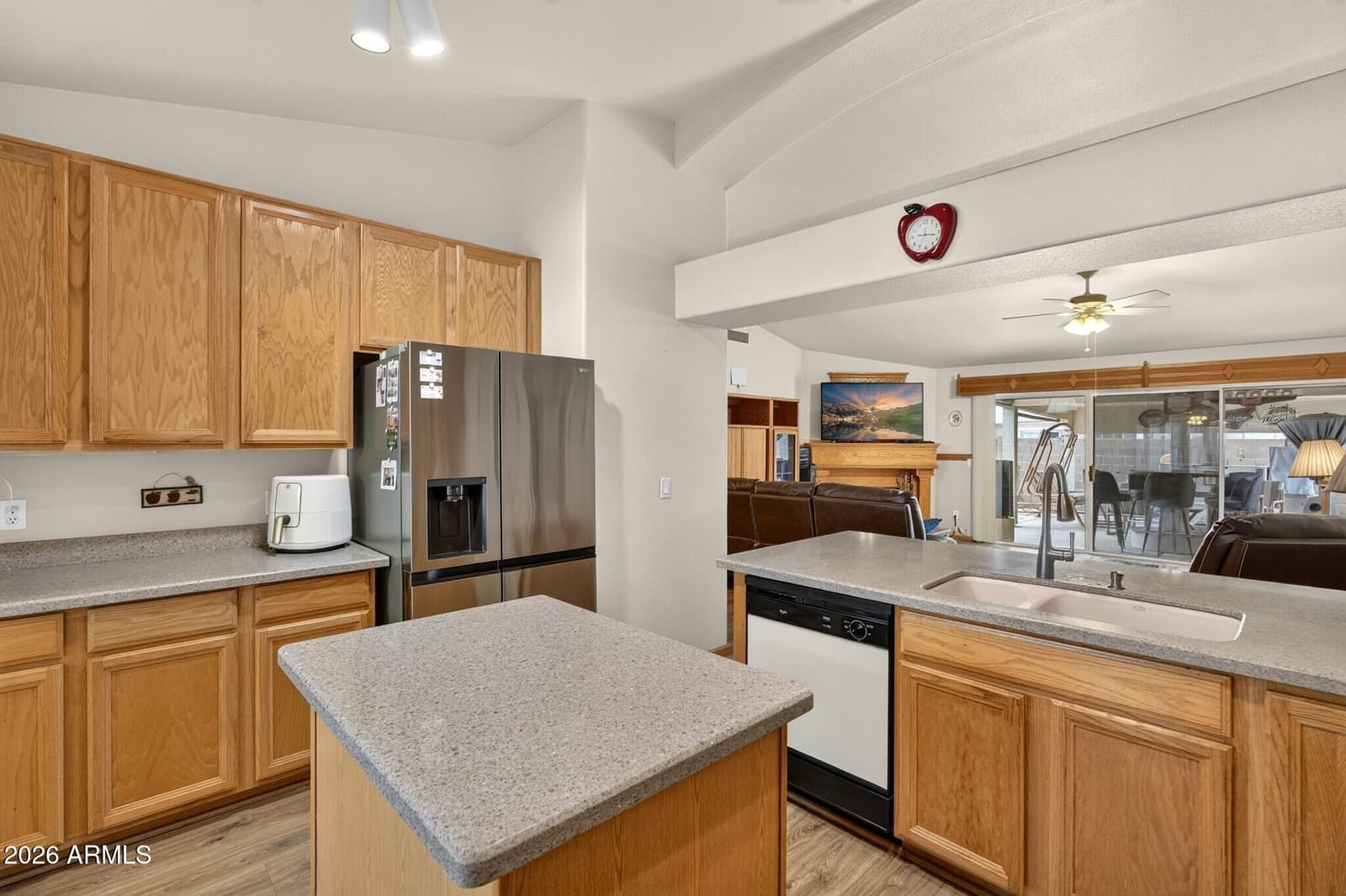 5155 E DIAMOND Avenue, Mesa, AZ 85206 — photo 11 of 38