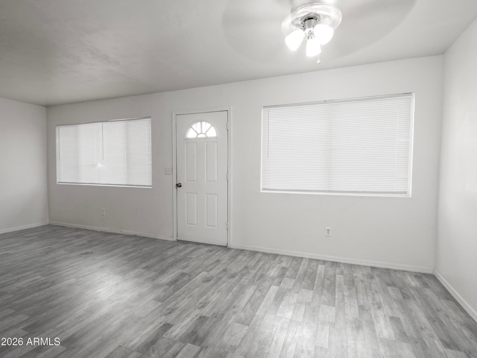 2690 N 43RD Avenue D, Phoenix, AZ 85009 — photo 4 of 17