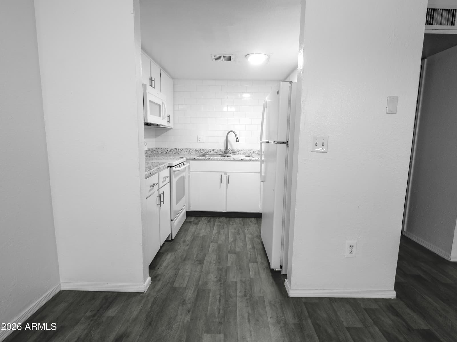 2690 N 43RD Avenue D, Phoenix, AZ 85009 — photo 8 of 17