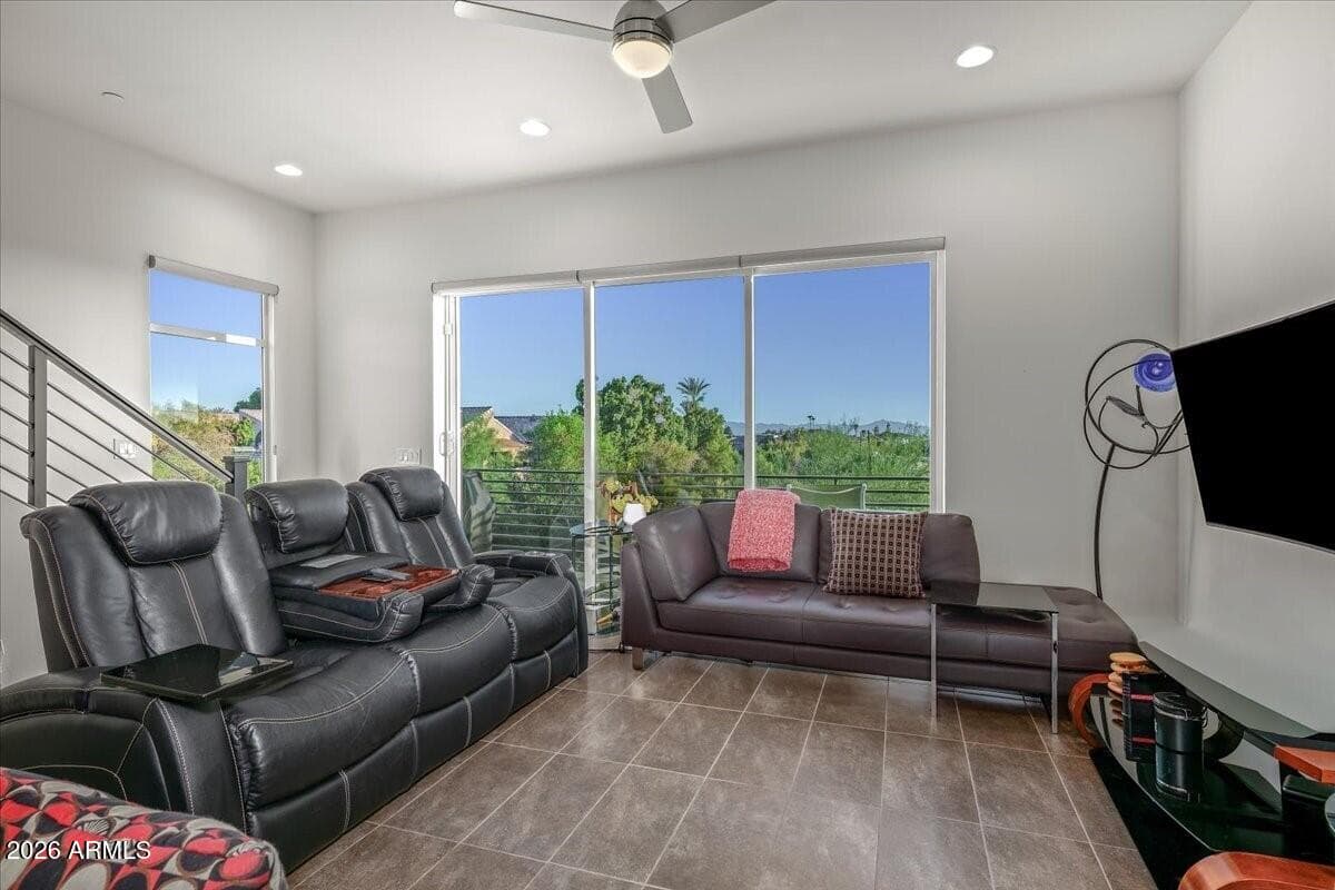 1717 E MORTEN Avenue 64, Phoenix, AZ 85020 — photo 13 of 54