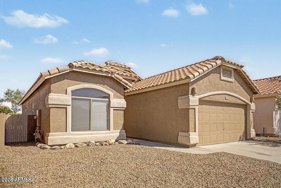 7932 N PANAMINT Drive, Tucson, AZ 85743 — photo 5 of 42