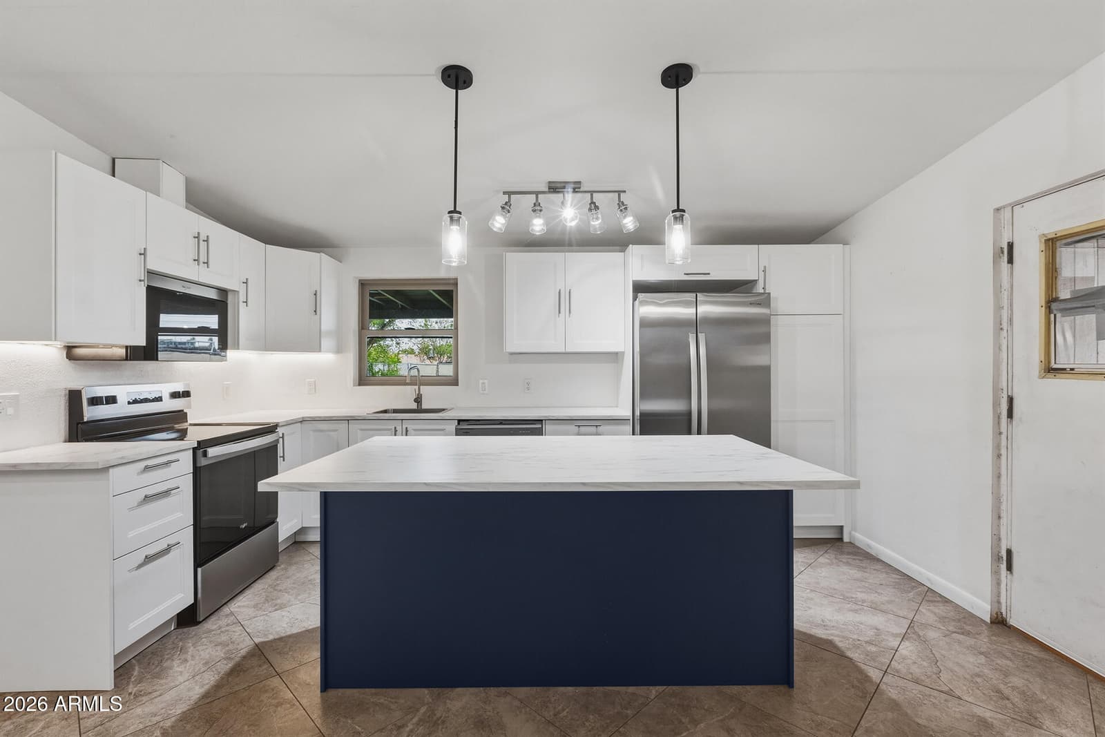 1620 W ROESER Road, Phoenix, AZ 85041 — photo 14 of 40