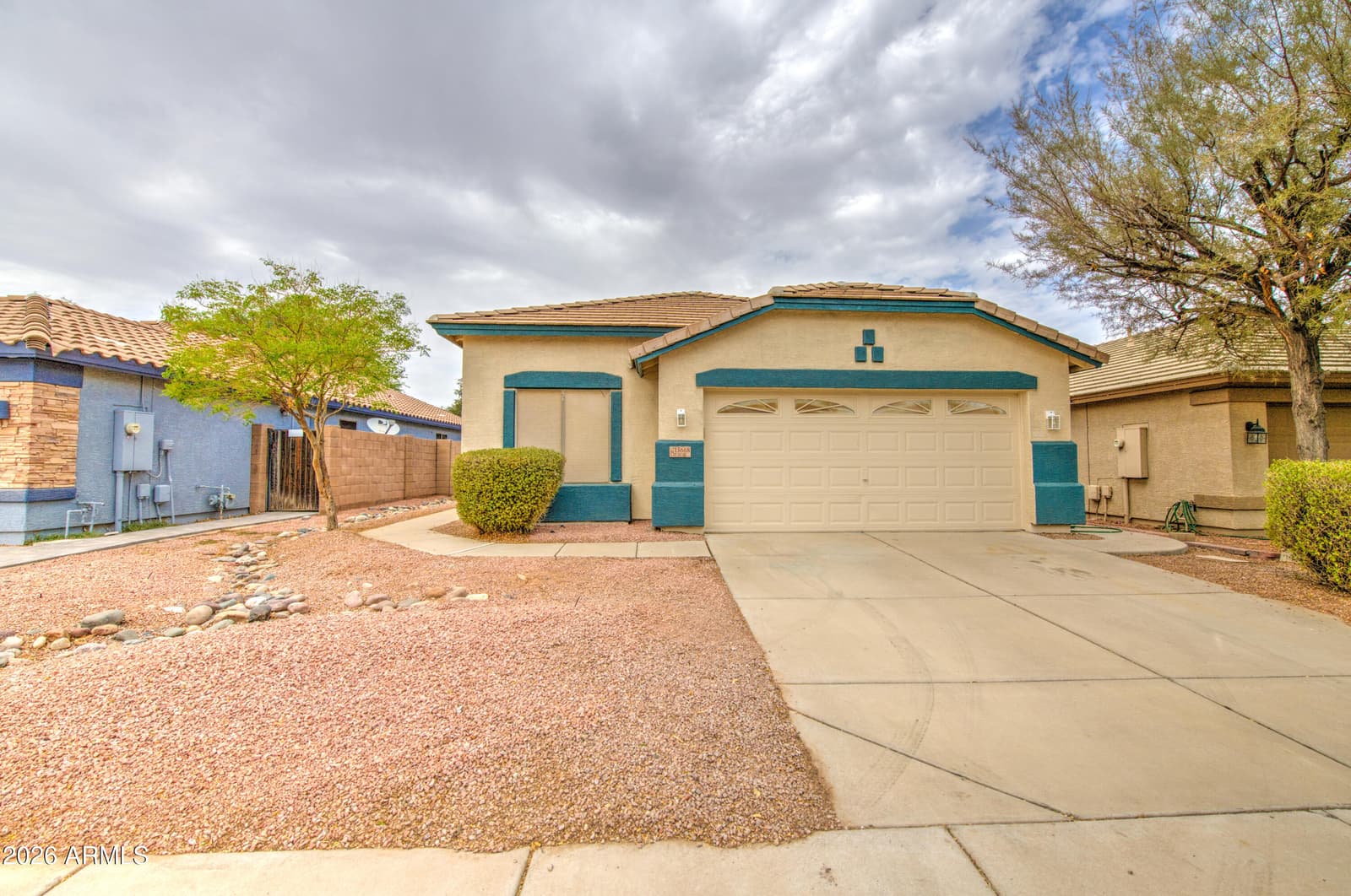 15668 W SAGUARO Lane, Surprise, AZ 85374 — photo 2 of 36