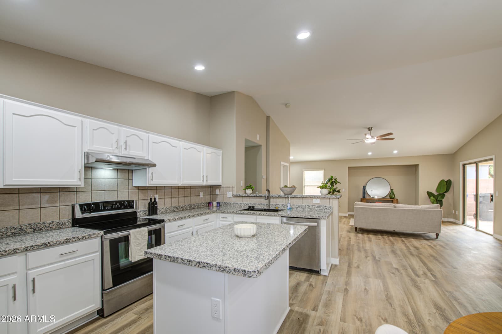 15668 W SAGUARO Lane, Surprise, AZ 85374 — photo 13 of 36