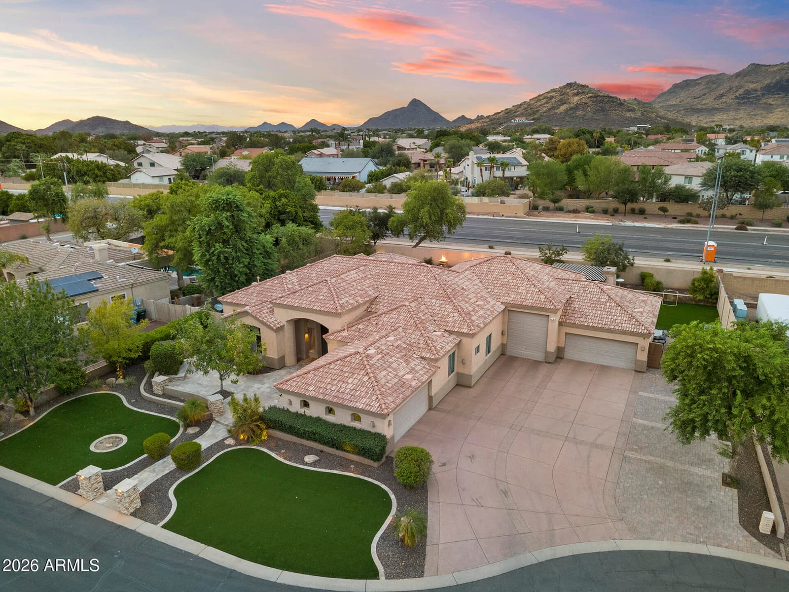 4744 W VILLA LINDA Drive, Glendale, AZ 85310 — photo 8 of 62