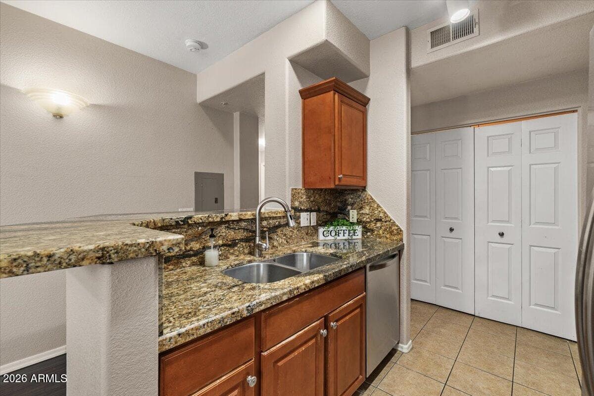 420 W 1ST Street 217, Tempe, AZ 85281 — photo 2 of 33