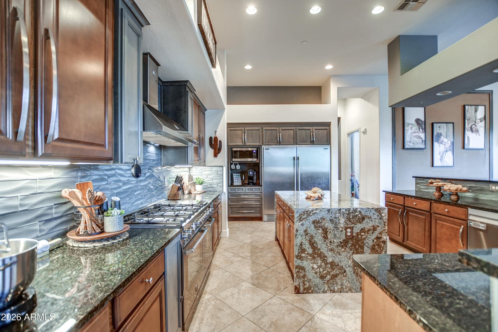 9156 W BAJADA Road, Peoria, AZ 85383 — photo 13 of 59