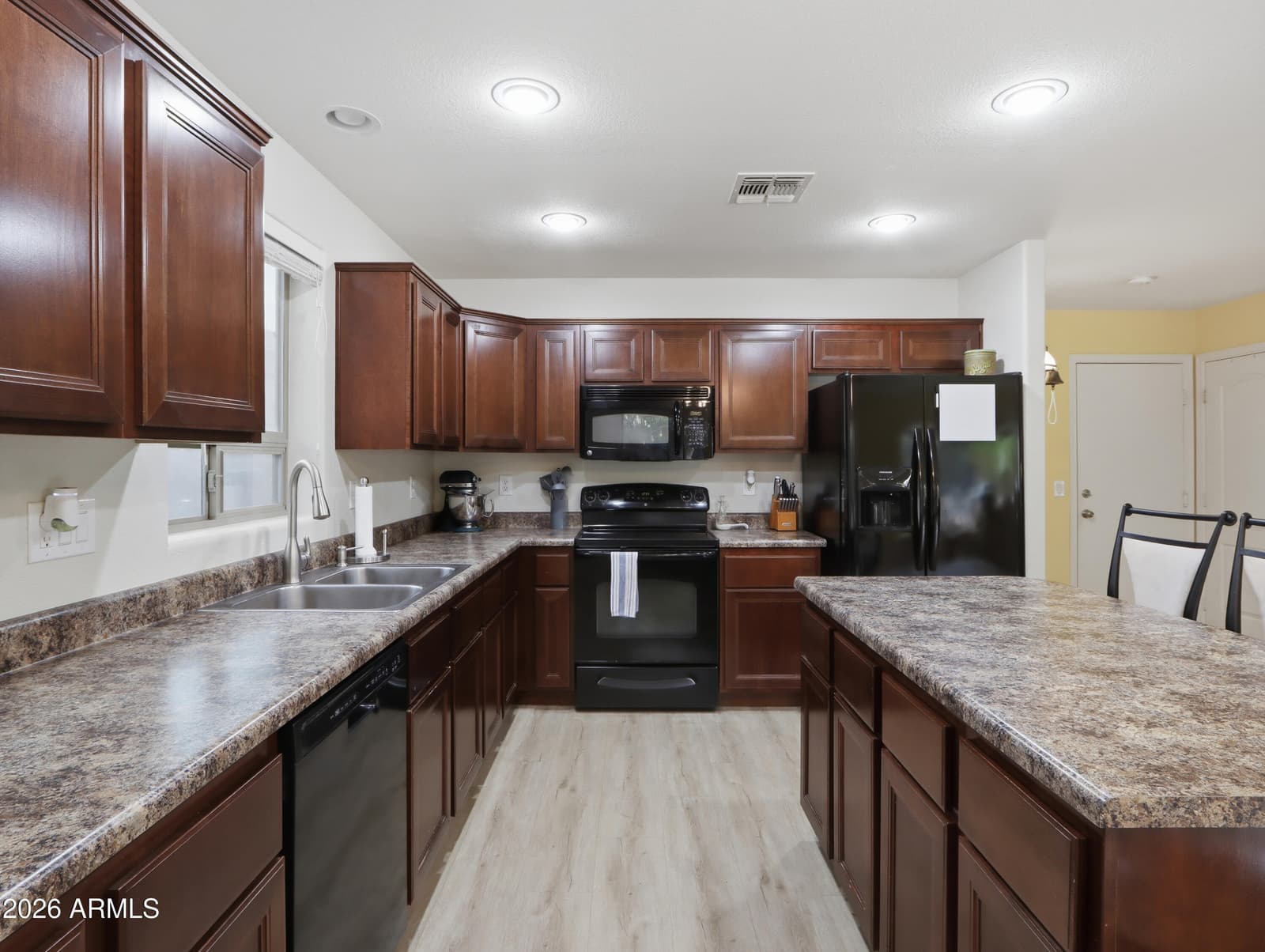 9838 W SALTER Drive, Peoria, AZ 85382 — photo 13 of 37