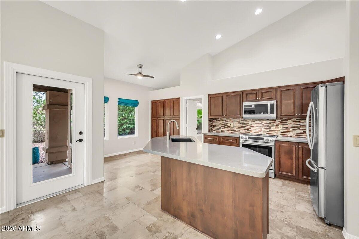 724 N ASH Drive, Chandler, AZ 85224 — photo 9 of 54