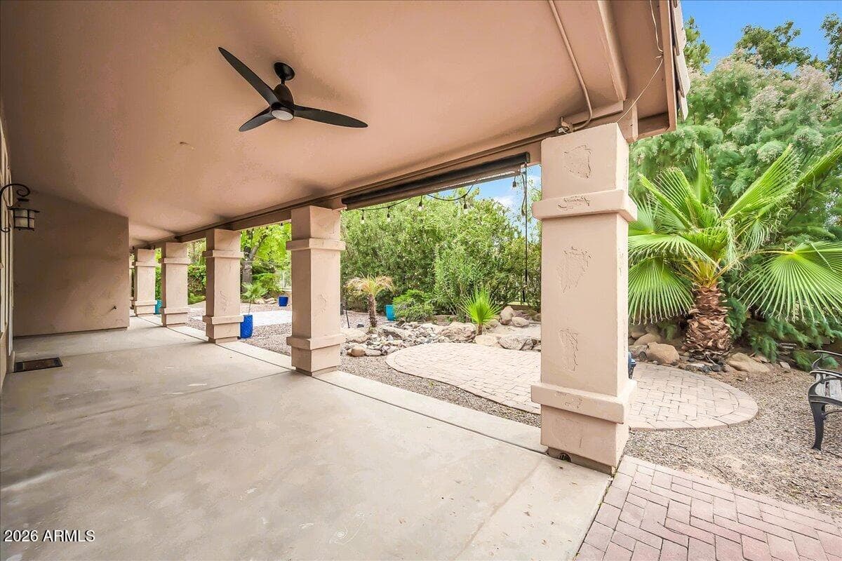 724 N ASH Drive, Chandler, AZ 85224 — photo 11 of 54