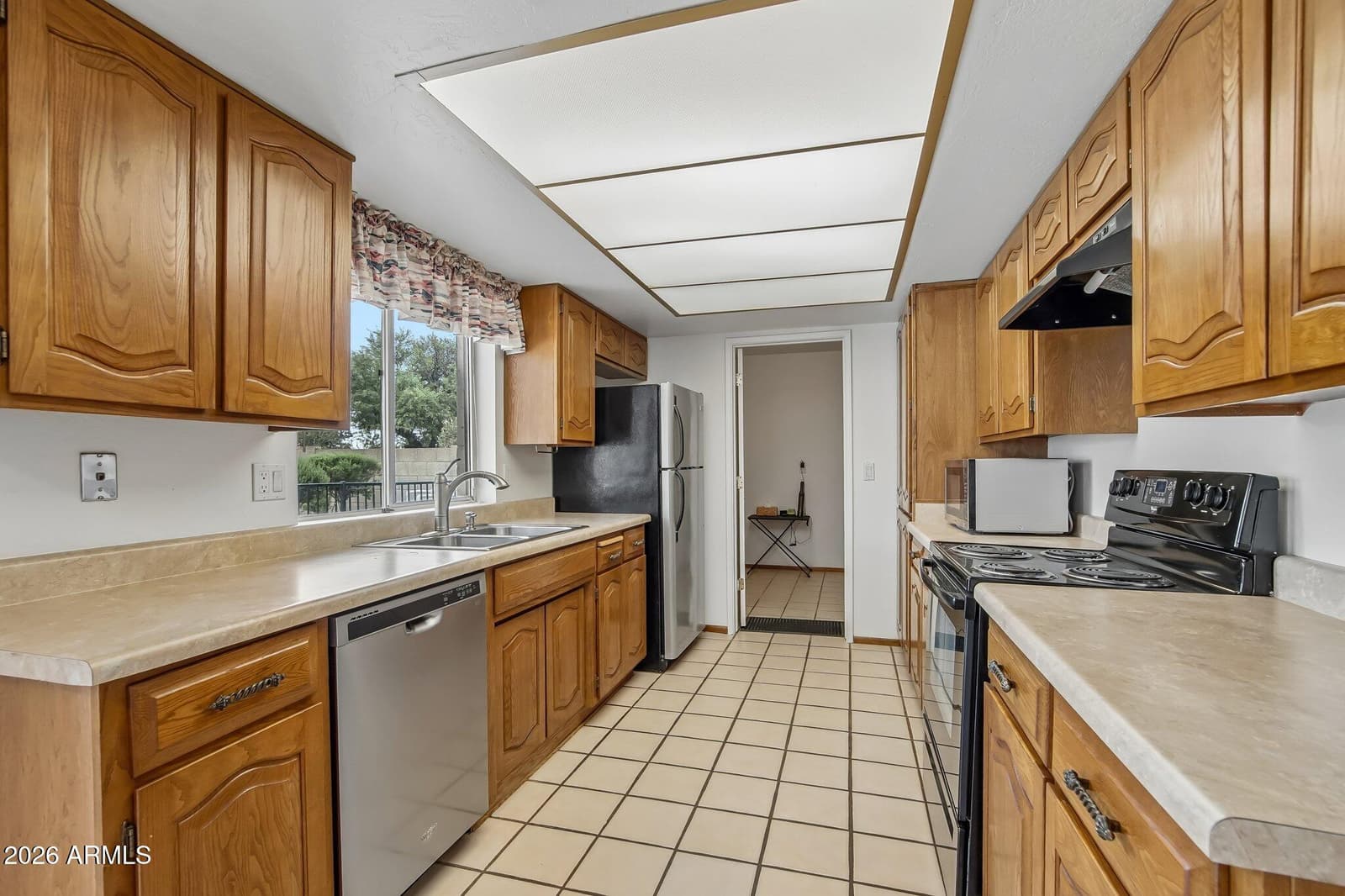 2025 E PEGASUS Drive, Tempe, AZ 85283 — photo 10 of 24