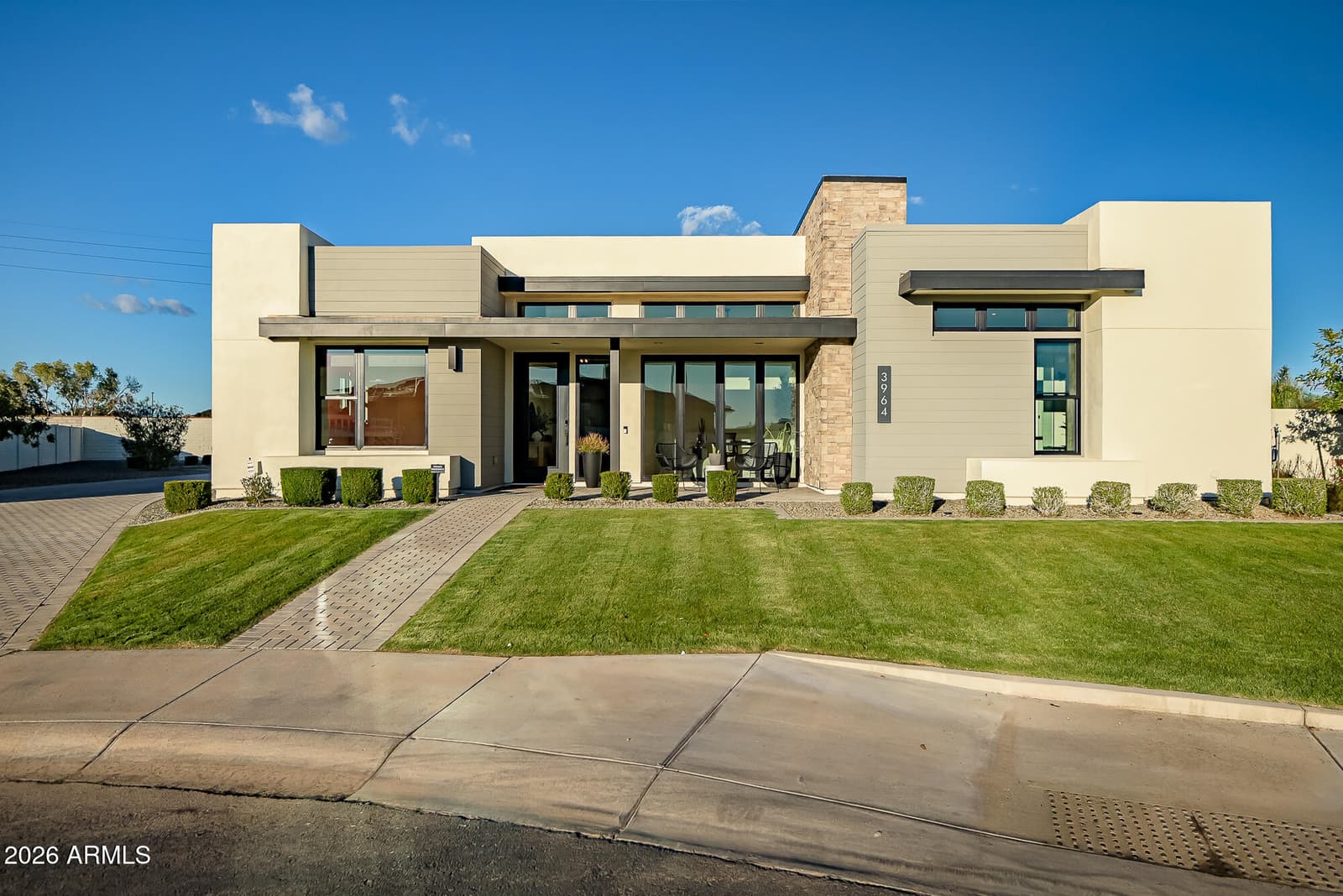 3964 E PENEDES Drive, Gilbert, AZ 85298 — photo 1 of 101