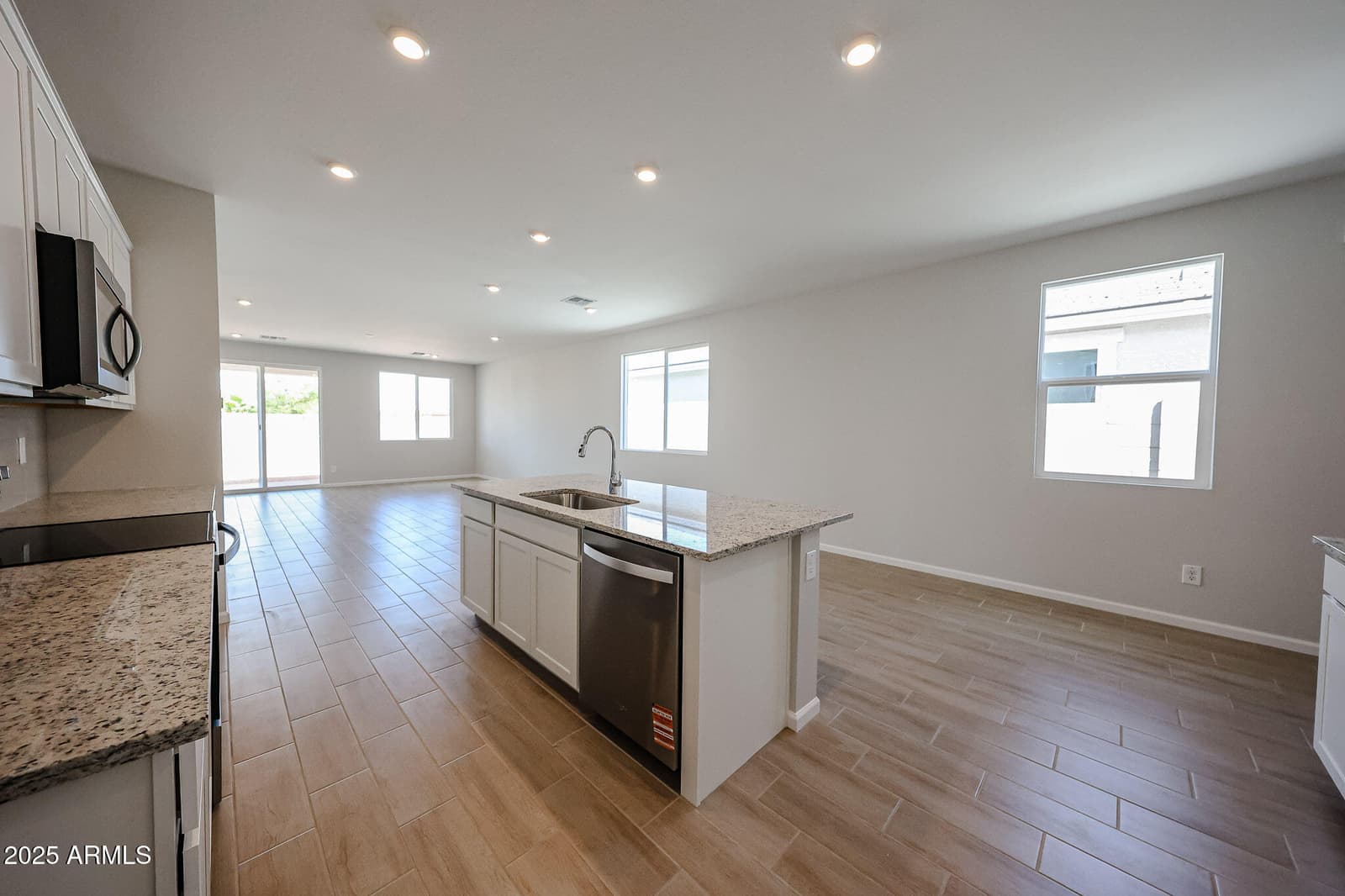 18267 W CALLE LEJOS, Surprise, AZ 85387 — photo 4 of 27