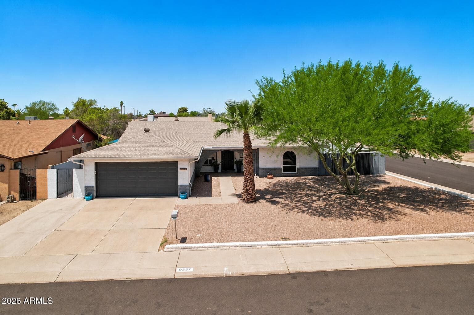 10018 N 48TH Lane, Glendale, AZ 85302 — photo 3 of 54