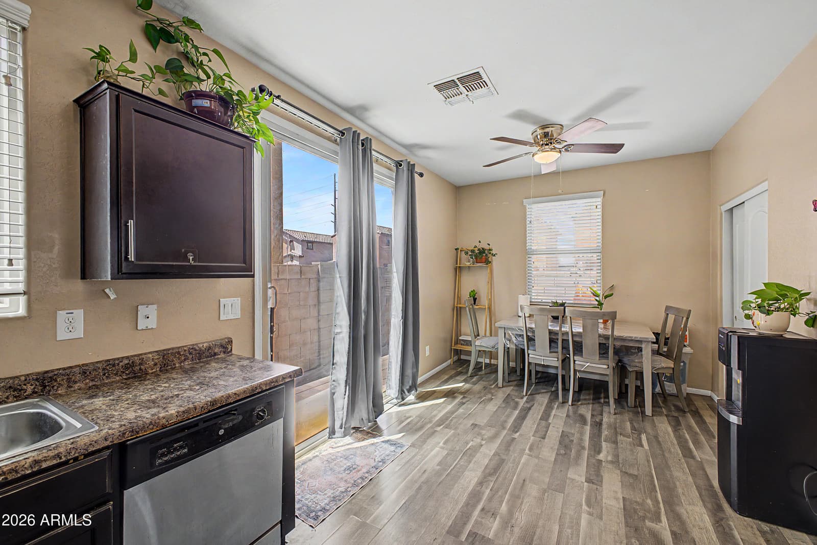 7843 W CYPRESS Street, Phoenix, AZ 85035 — photo 6 of 25