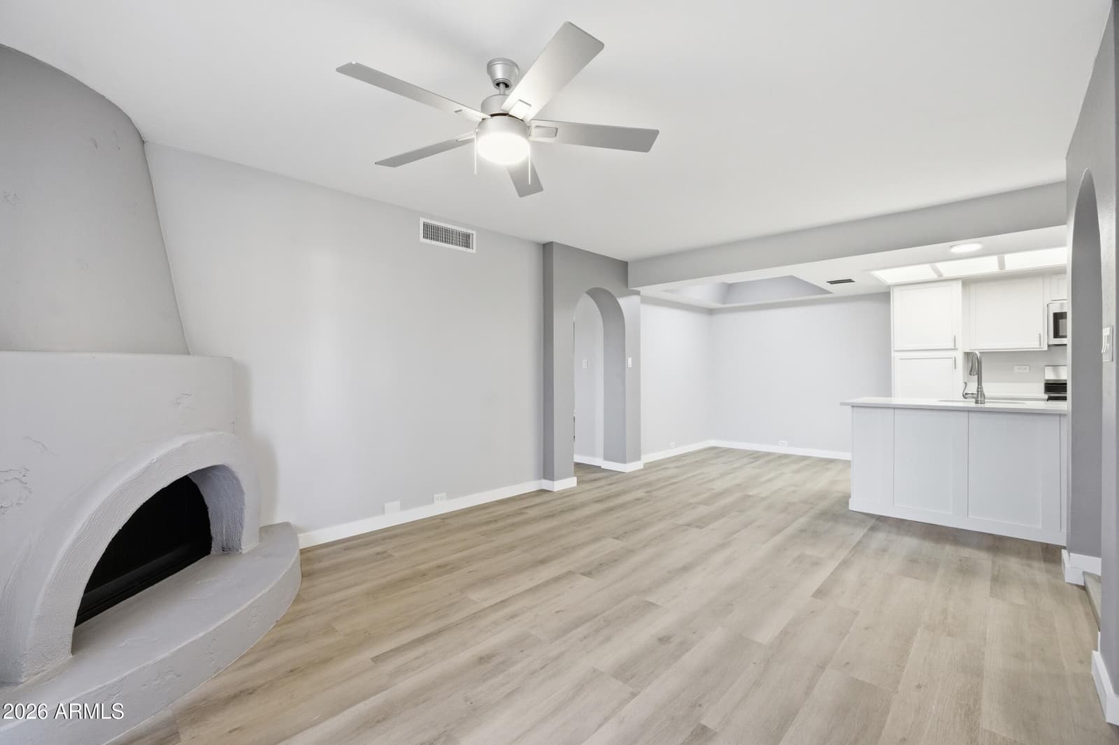 10410 N CAVE CREEK Road 2027, Phoenix, AZ 85020 — photo 4 of 28