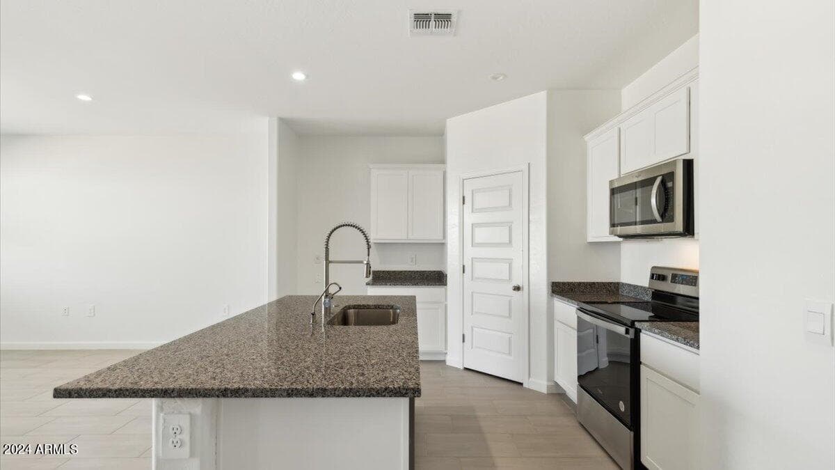 2898 W Sonrisa Avenue, Apache Junction, AZ 85120 — photo 4 of 14