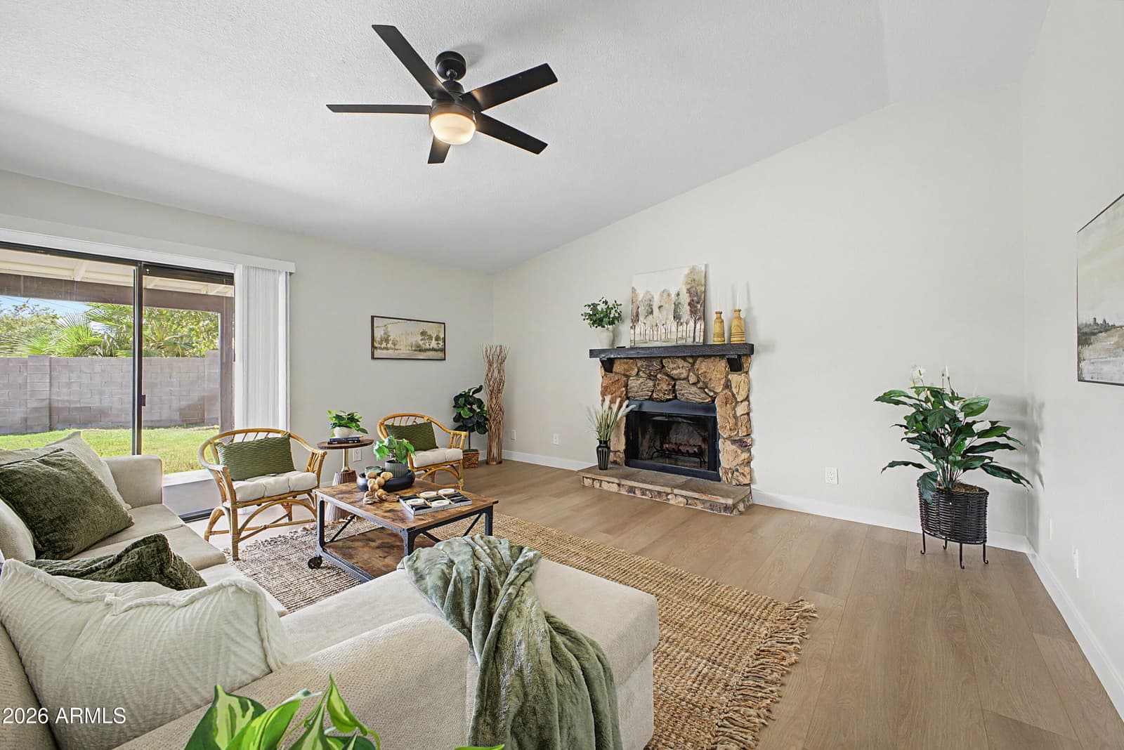 3141 E CHARLESTON Avenue, Phoenix, AZ 85032 — photo 4 of 24