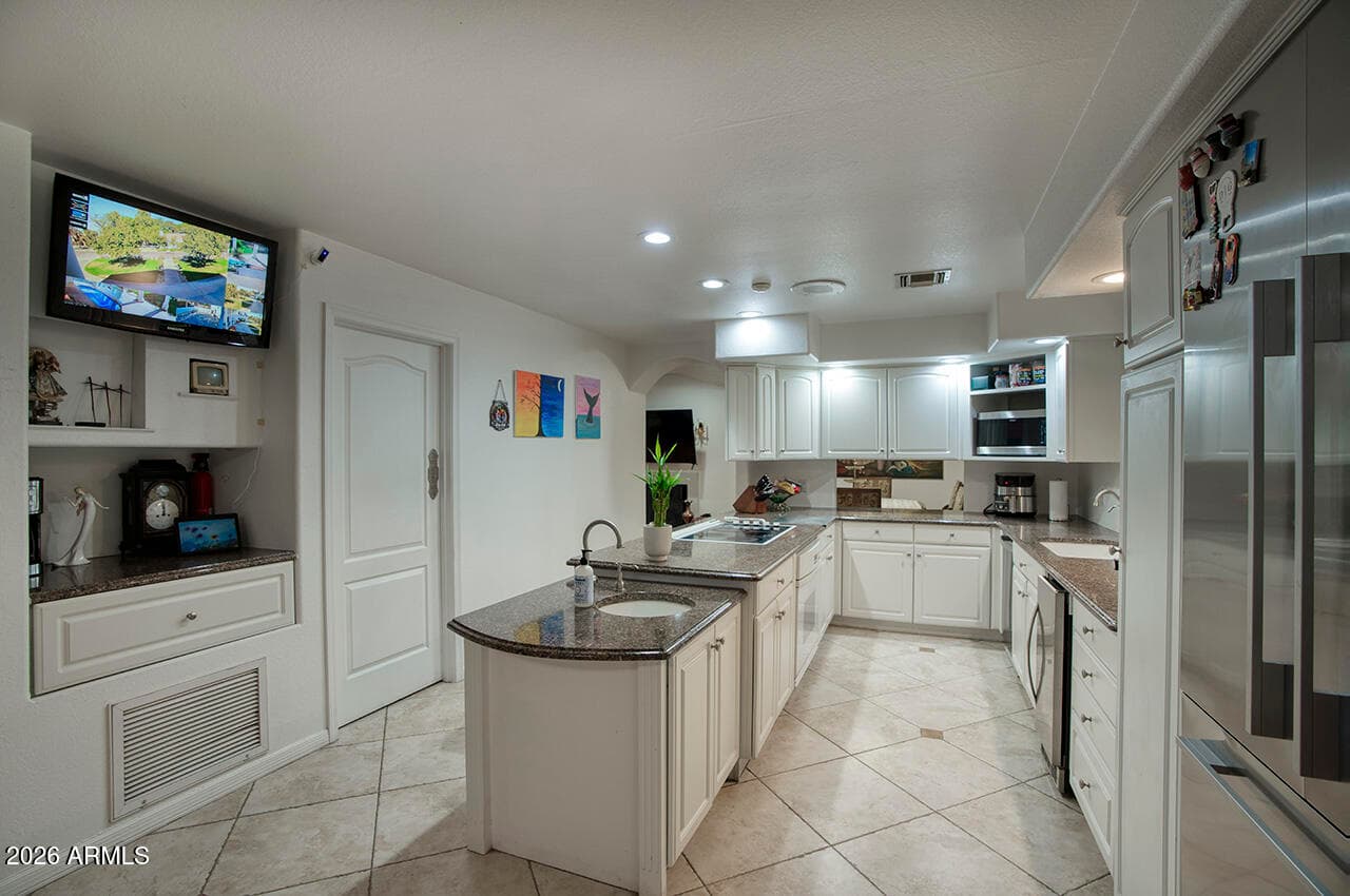 620 N TAMARISK Street, Chandler, AZ 85224 — photo 11 of 43