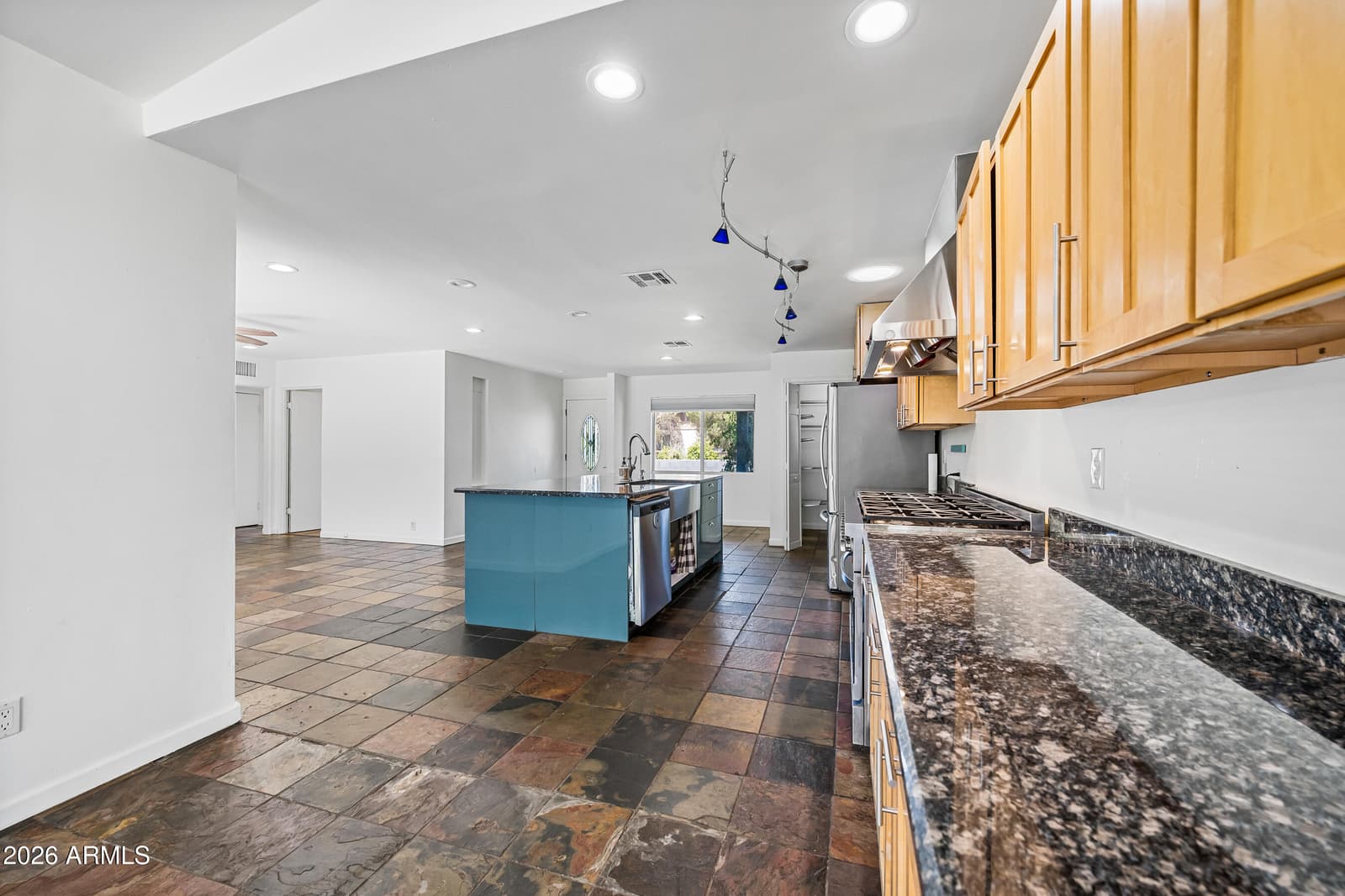 701 E MCLELLAN Boulevard, Phoenix, AZ 85014 — photo 18 of 80