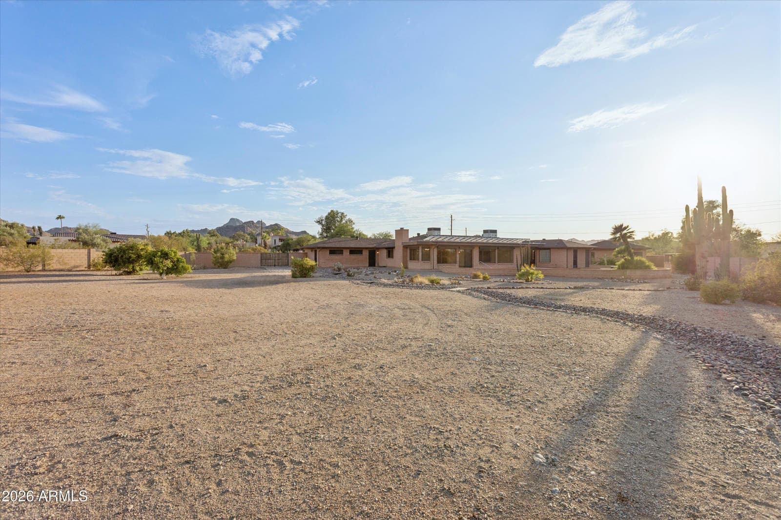 9607 N 40TH Street, Phoenix, AZ 85028 — photo 5 of 94