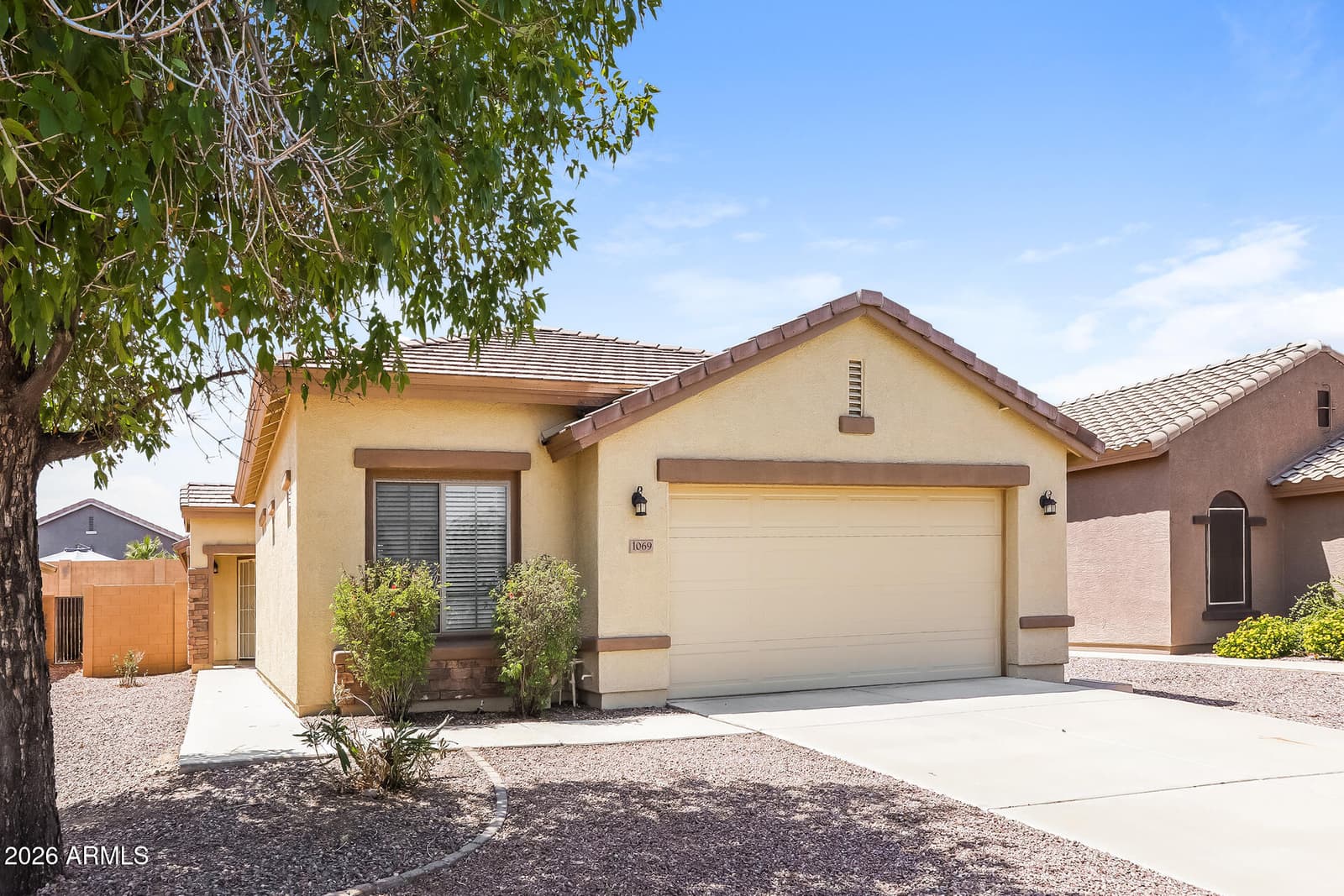 1069 W DESERT HILLS Drive, San Tan Valley, AZ 85143 — photo 2 of 21
