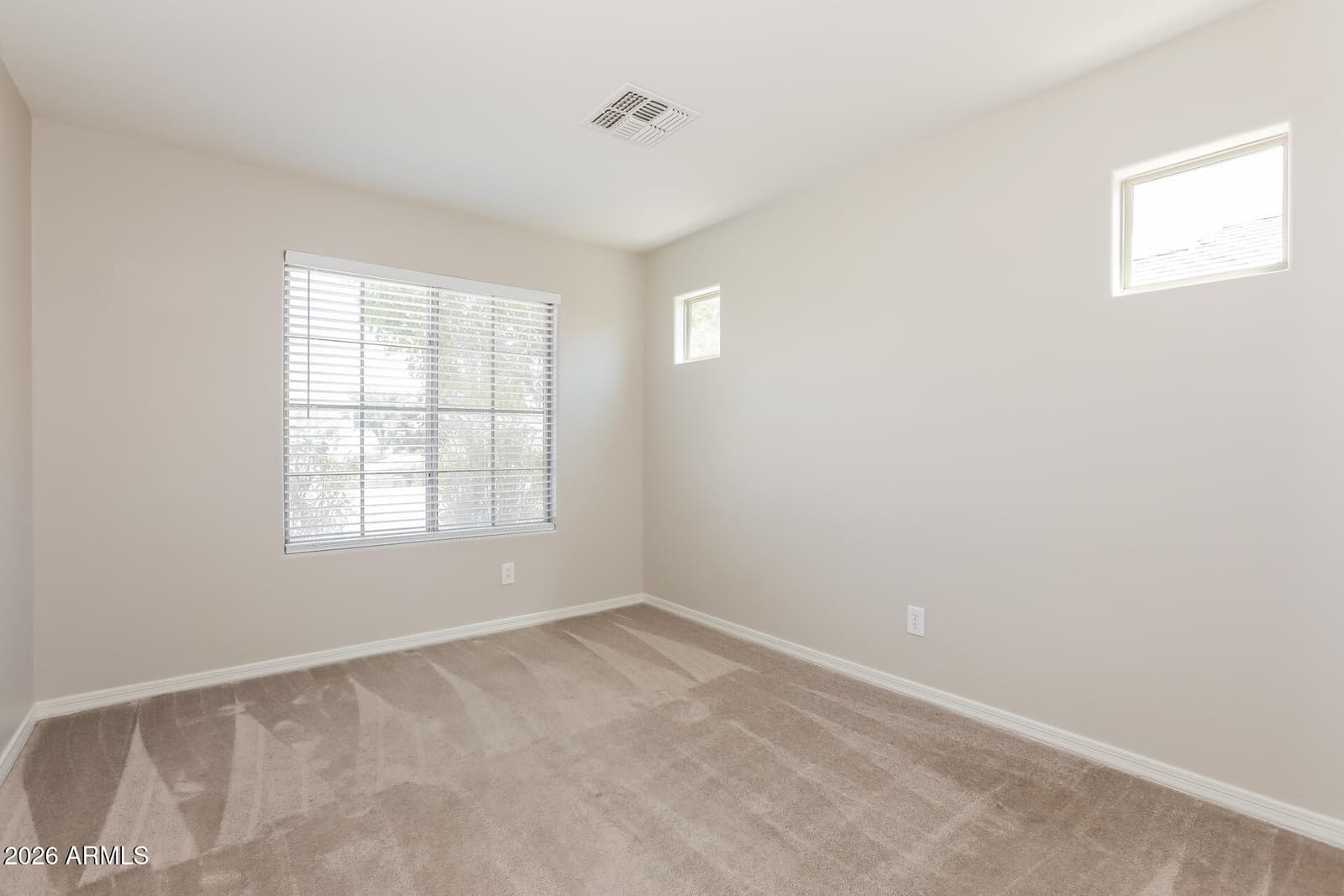 1069 W DESERT HILLS Drive, San Tan Valley, AZ 85143 — photo 16 of 21