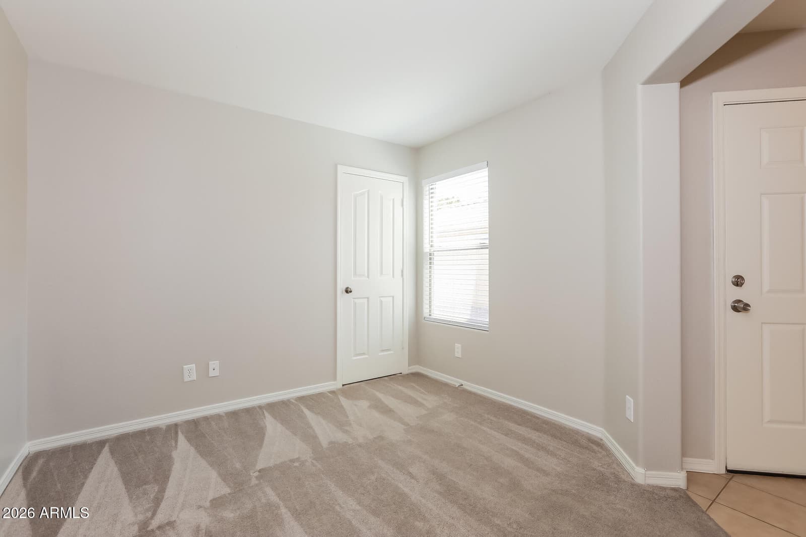 1069 W DESERT HILLS Drive, San Tan Valley, AZ 85143 — photo 18 of 21