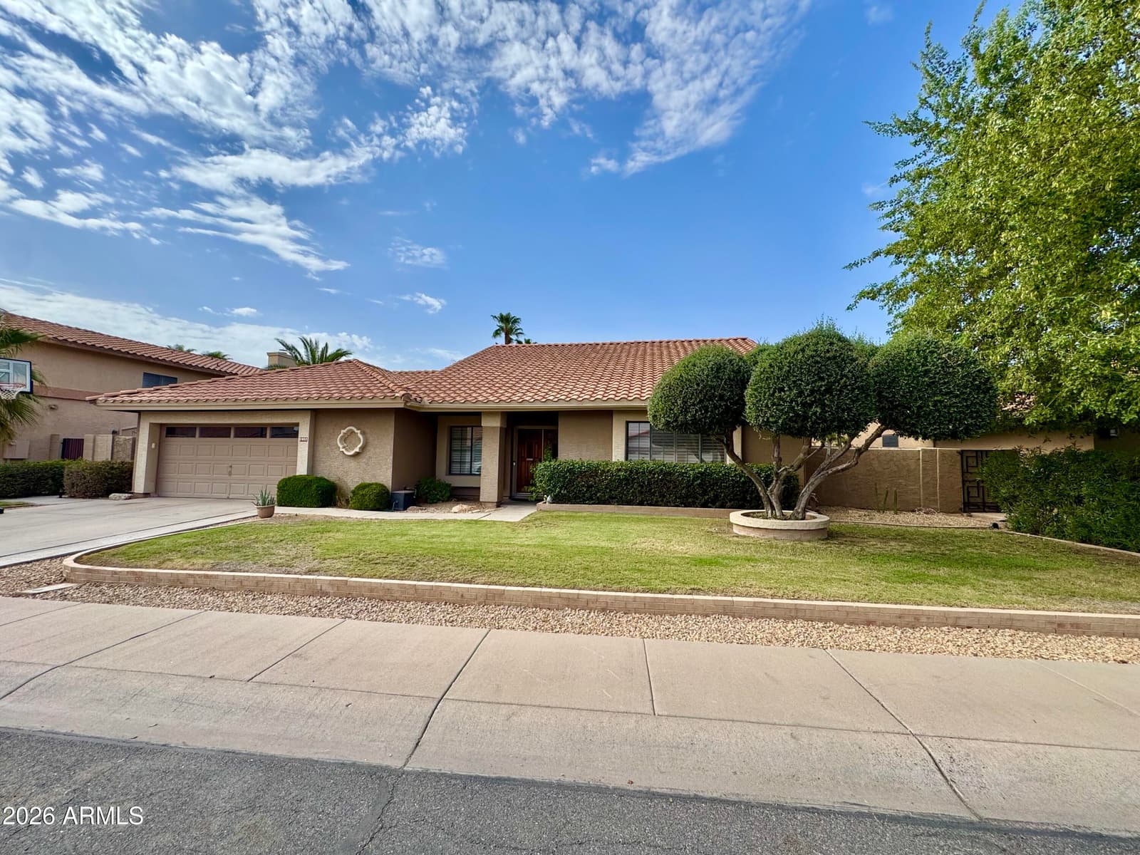 1502 W ANTIQUA Drive, Gilbert, AZ 85233 — photo 2 of 33