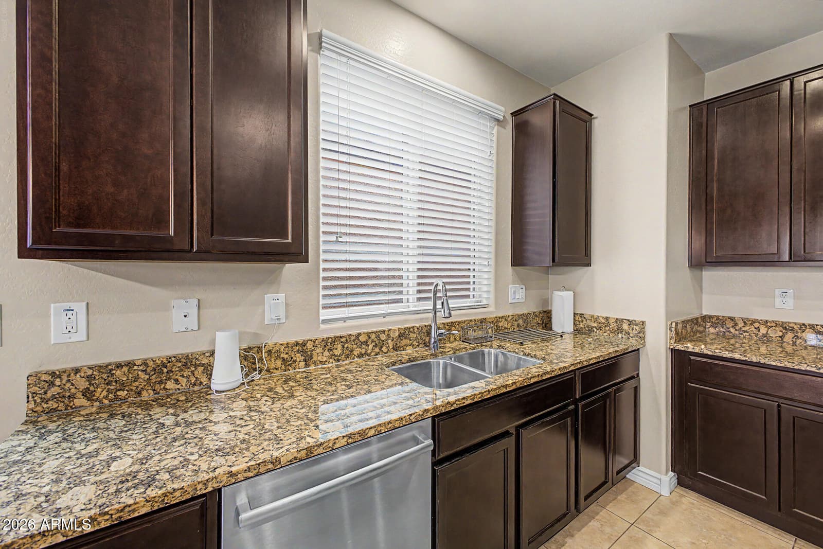 7829 W PIKE Place, Phoenix, AZ 85035 — photo 9 of 34
