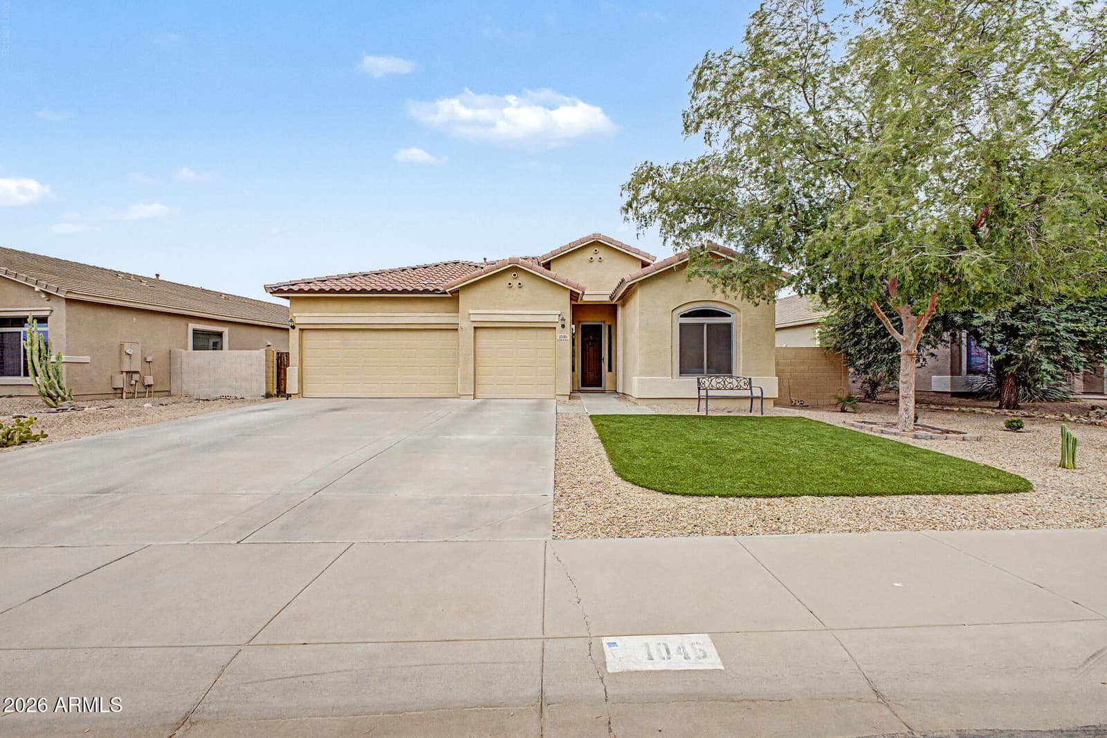 1046 W AYRSHIRE Trail, San Tan Valley, AZ 85143 — photo 1 of 33