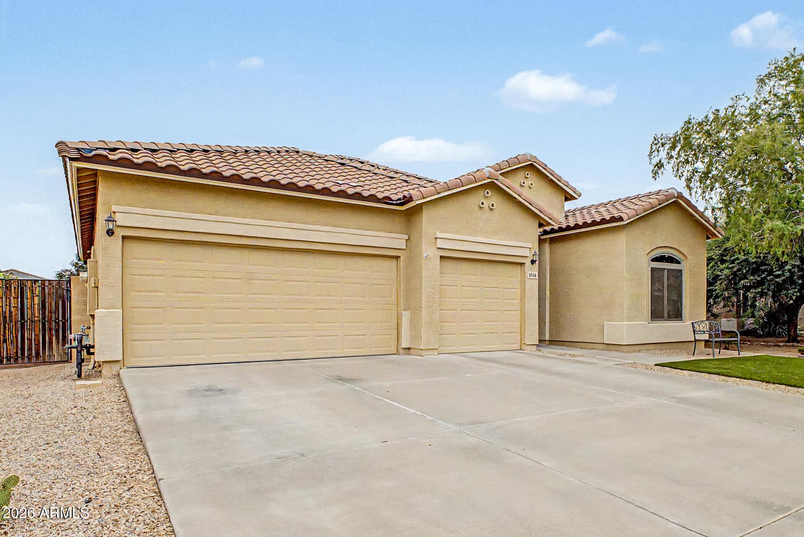 1046 W AYRSHIRE Trail, San Tan Valley, AZ 85143 — photo 6 of 33