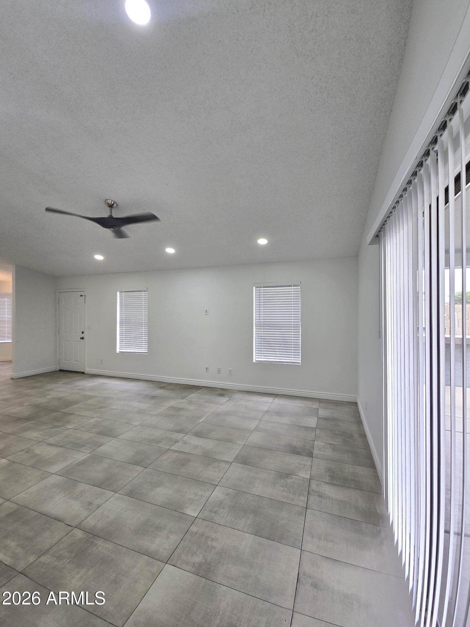 11819 N 75TH Drive, Peoria, AZ 85345 — photo 8 of 45