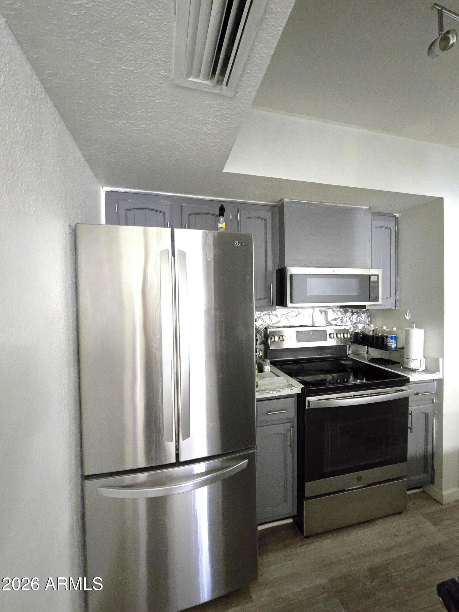 925 W PEORIA Avenue 44, Phoenix, AZ 85029 — photo 14 of 27