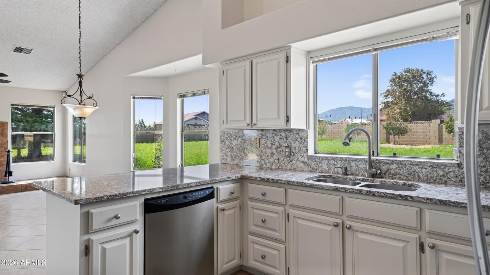 7137 S Pinon Drive, Hereford, AZ 85615 — photo 12 of 44
