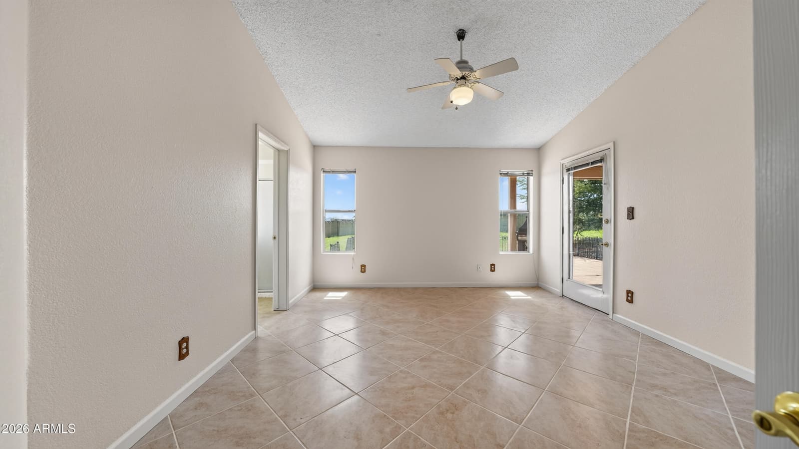 7137 S Pinon Drive, Hereford, AZ 85615 — photo 18 of 44