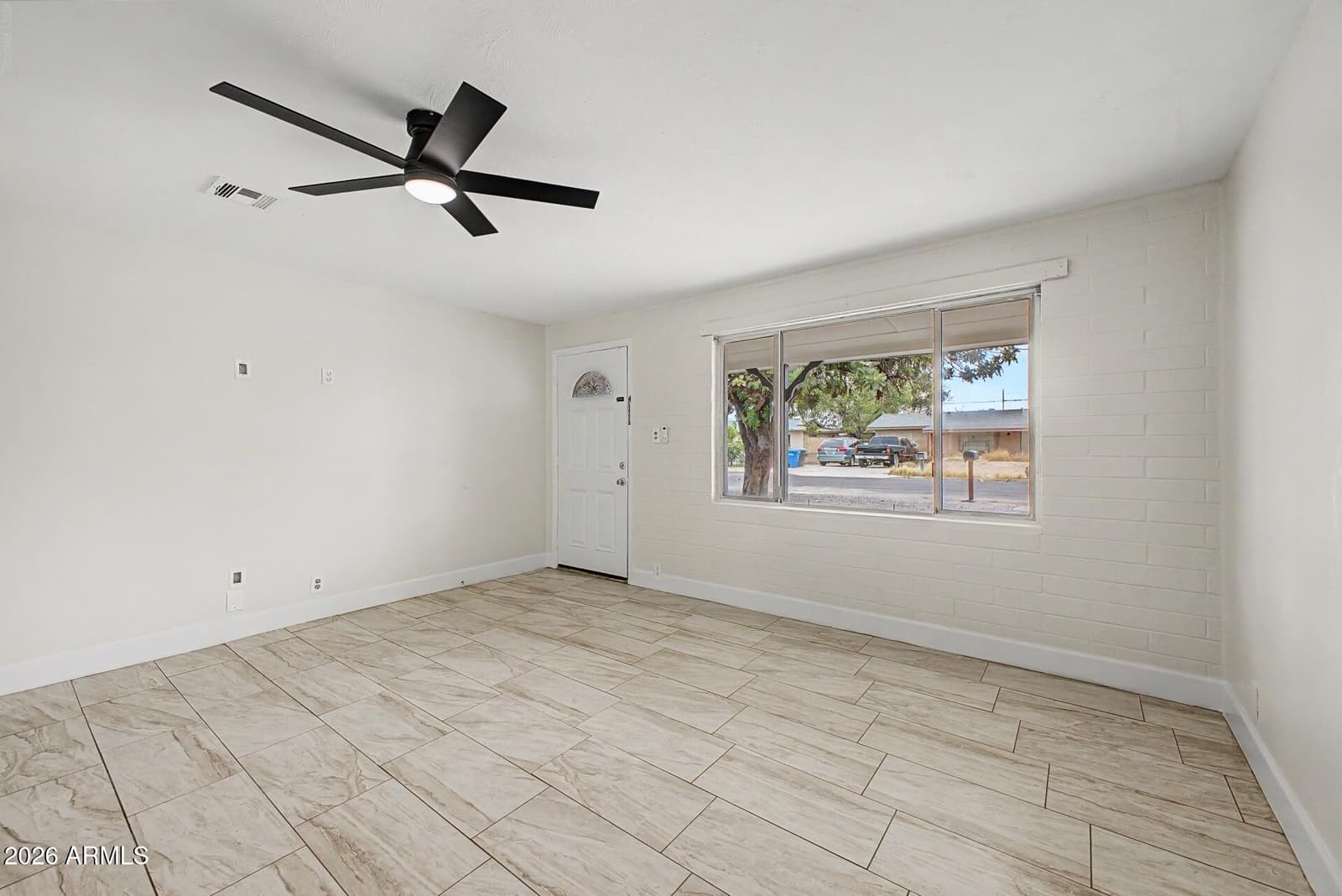 10633 N 17TH Avenue, Phoenix, AZ 85029 — photo 6 of 29