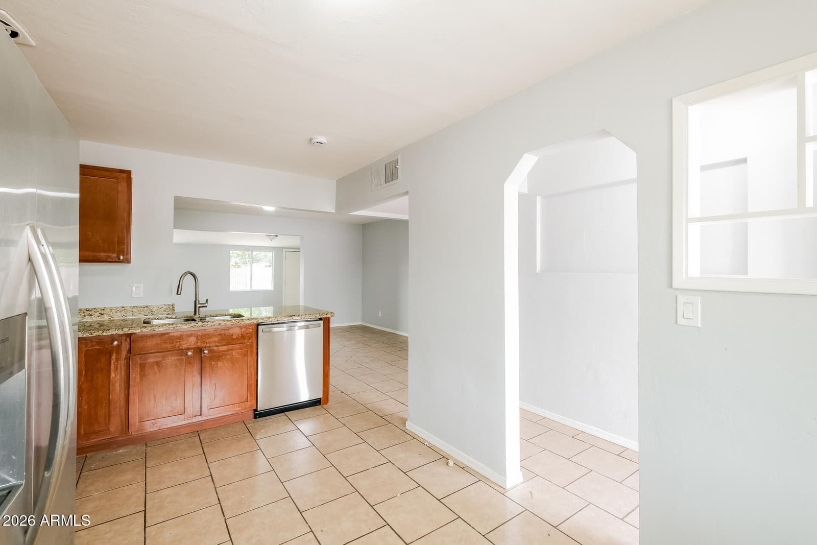 2315 W MARYLAND Avenue, Phoenix, AZ 85015 — photo 4 of 21