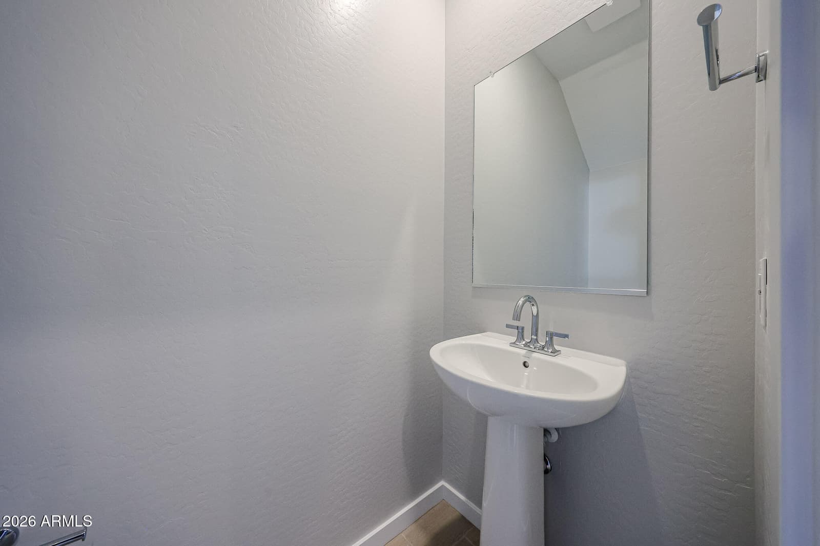 5870 E SIDEOATS Way, San Tan Valley, AZ 85144 — photo 14 of 32