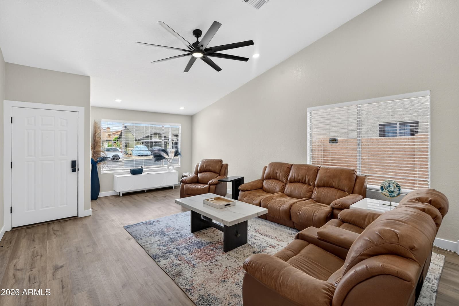 8947 W SIERRA VISTA Drive, Glendale, AZ 85305 — photo 6 of 41