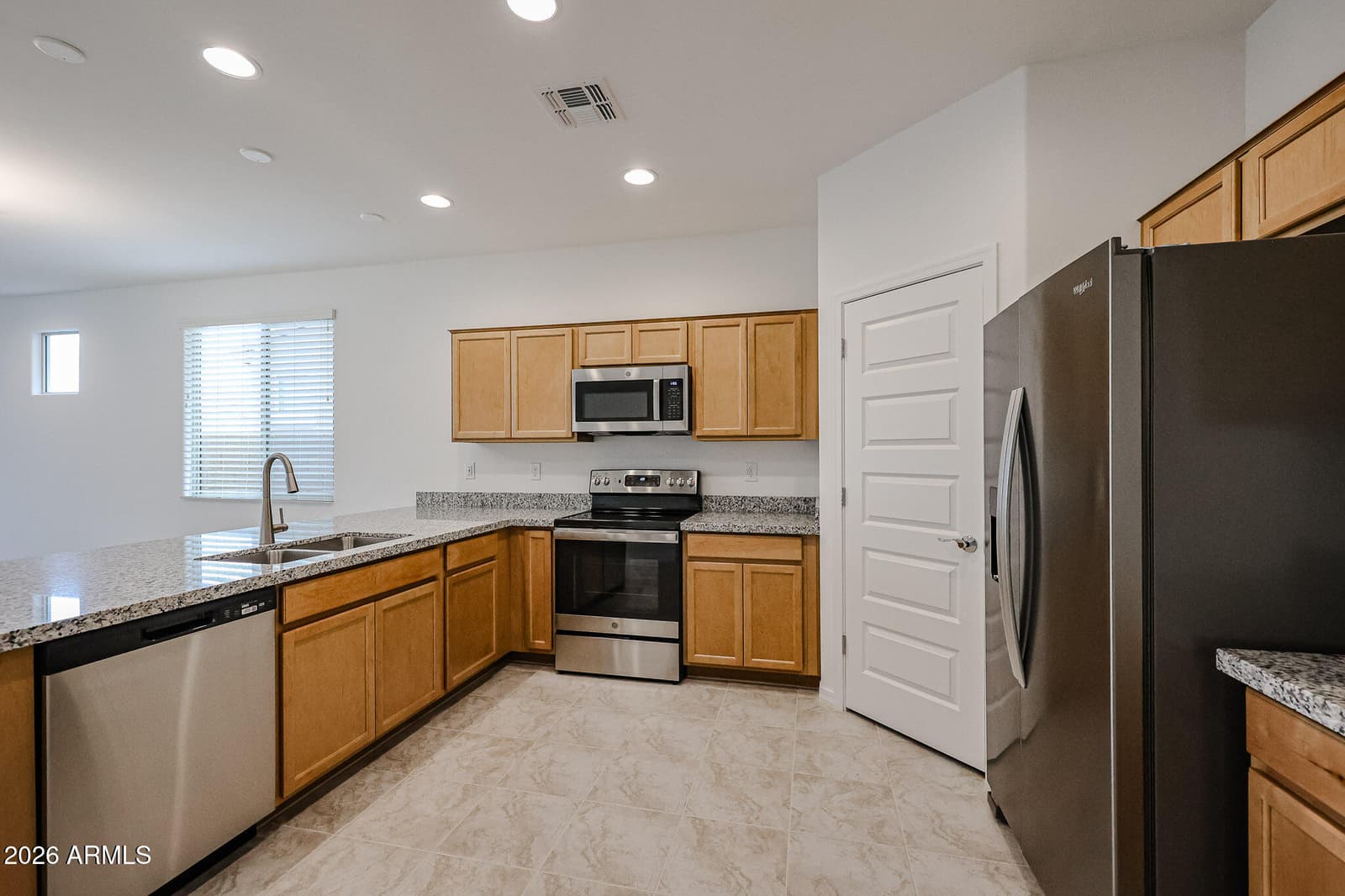 9011 W GEORGIA Avenue, Glendale, AZ 85305 — photo 2 of 21
