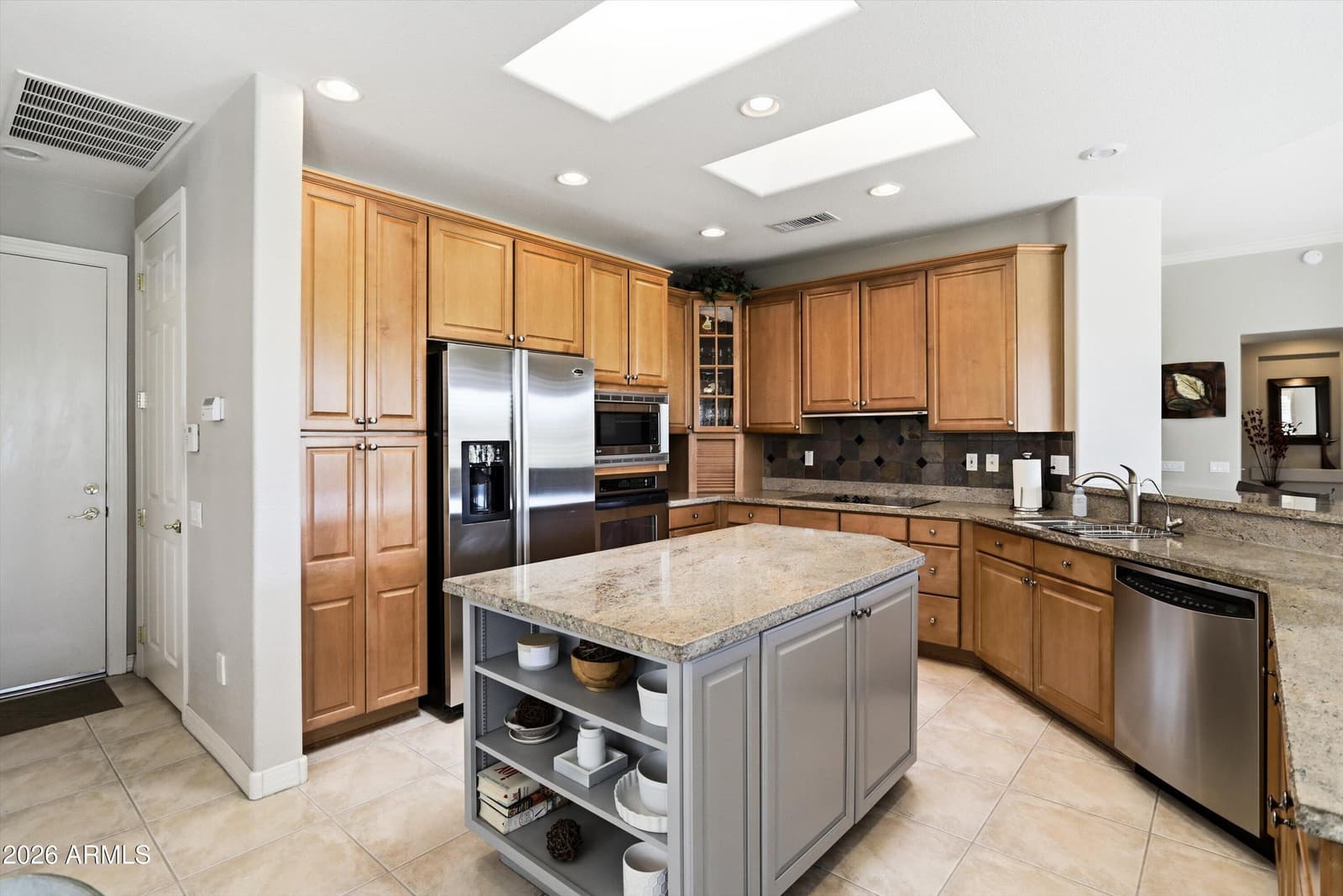 18461 N Hibiscus Lane, Surprise, AZ 85374 — photo 8 of 64