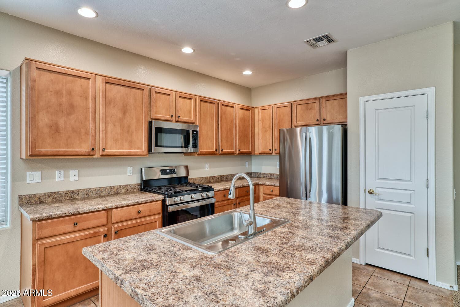 844 E INDIAN WELLS Place, Chandler, AZ 85249 — photo 11 of 25
