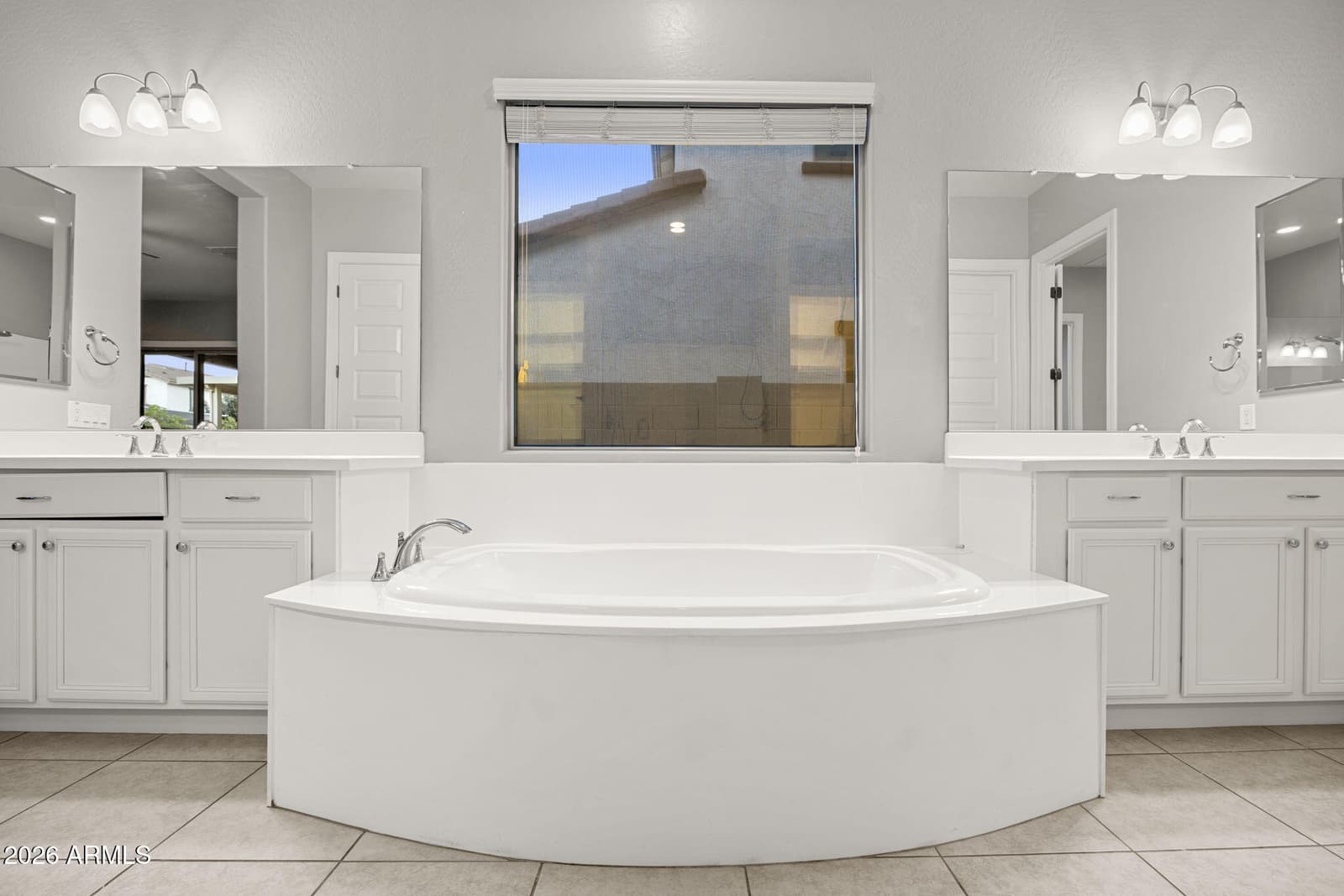 4247 E COMSTOCK Drive, Gilbert, AZ 85296 — photo 40 of 89