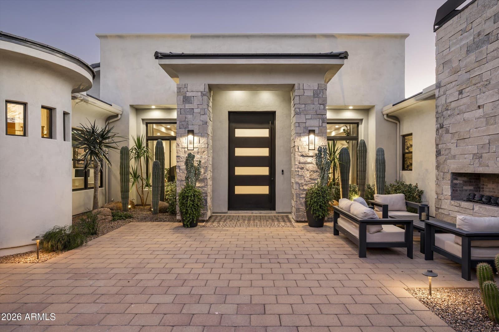 8700 N 55TH Place, Paradise Valley, AZ 85253 — photo 2 of 45